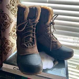 *Never Worn* The North Face Women’s Shellista IV MID WP winter boots!